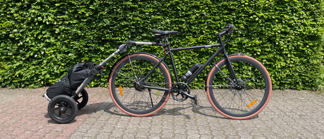 Elektro-Fahrrad mit Anhänger