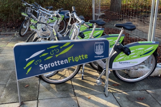 Fahrrad-Entleihstation an der Nordseite des Fußgängertunnels in Rendsburg